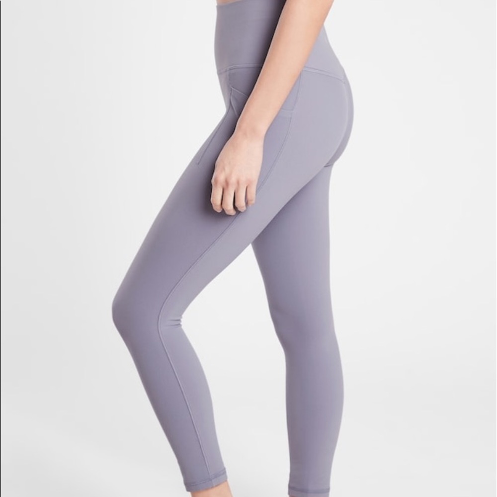 Athleta petite salutation stash 2 7/8 crop tight